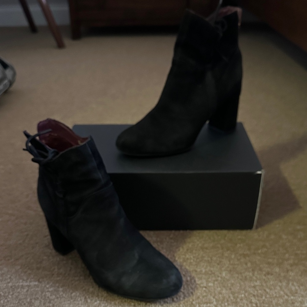Chic Black Heeled Boots for Women